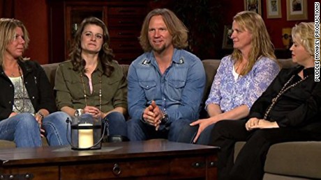  Sister Wives (2010) 
