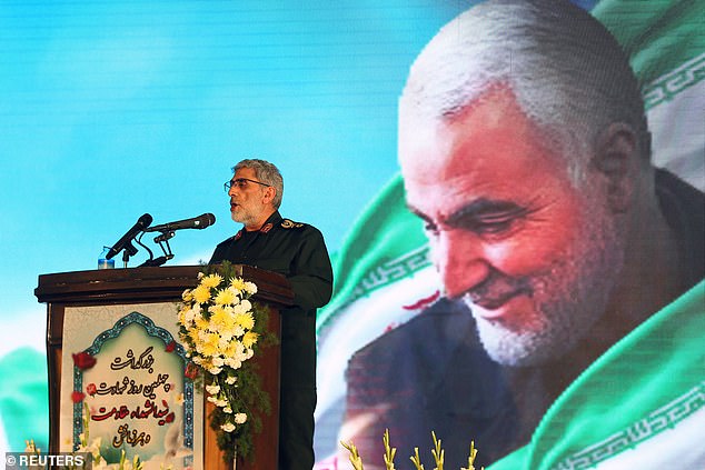  جانشین سلیمانی، سرتیپ 20 اسماعیل 0ها مراسم تشییع جنازه) این هفته قول داد به خاطر حمله هواپیمای بدون سرنشین که منجر به کشته شدن او شد، از آمریکا «انتقام سخت» بگیرد